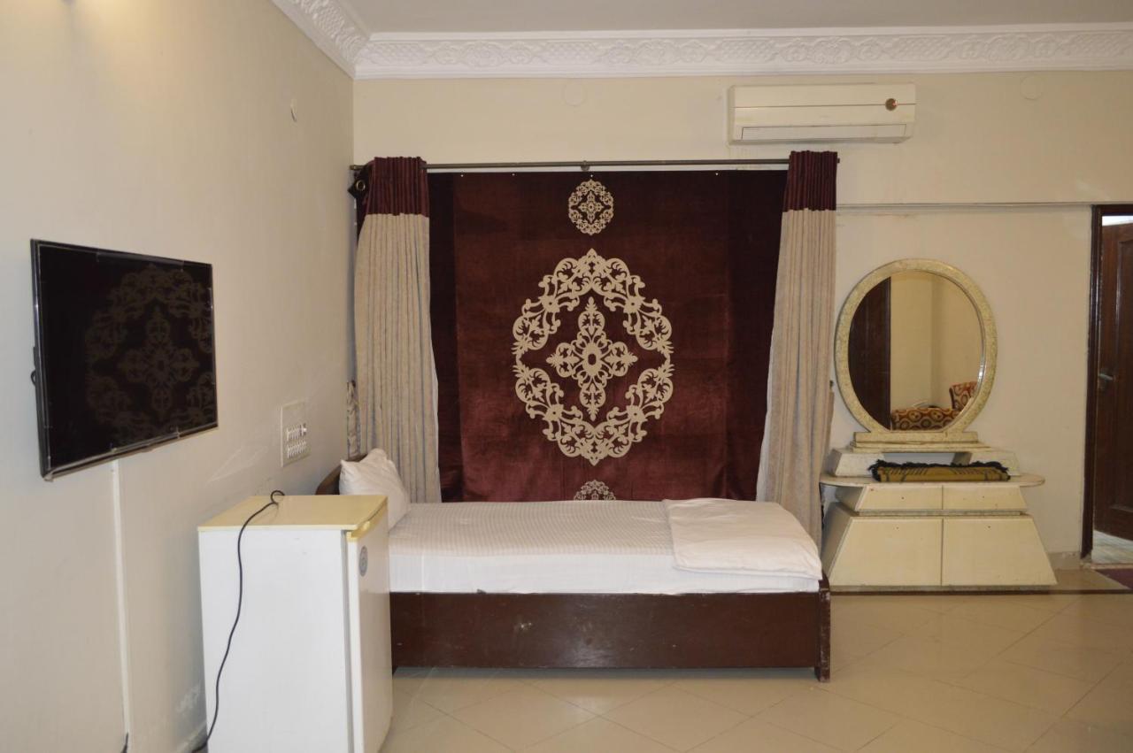 New Shelton Guest House Исламабад Экстерьер фото