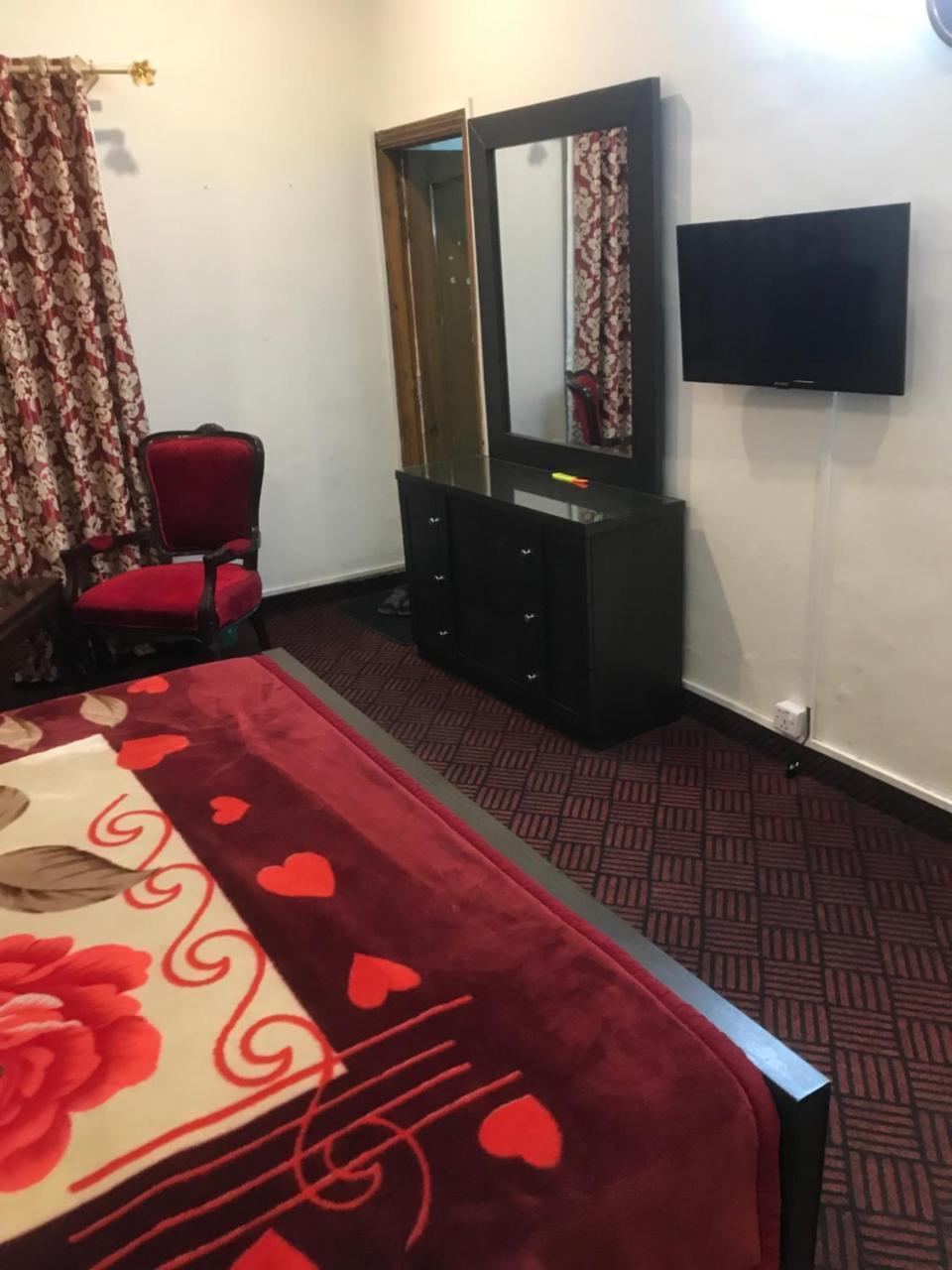 New Shelton Guest House Исламабад Экстерьер фото