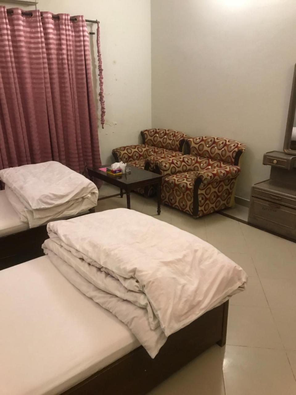 New Shelton Guest House Исламабад Экстерьер фото