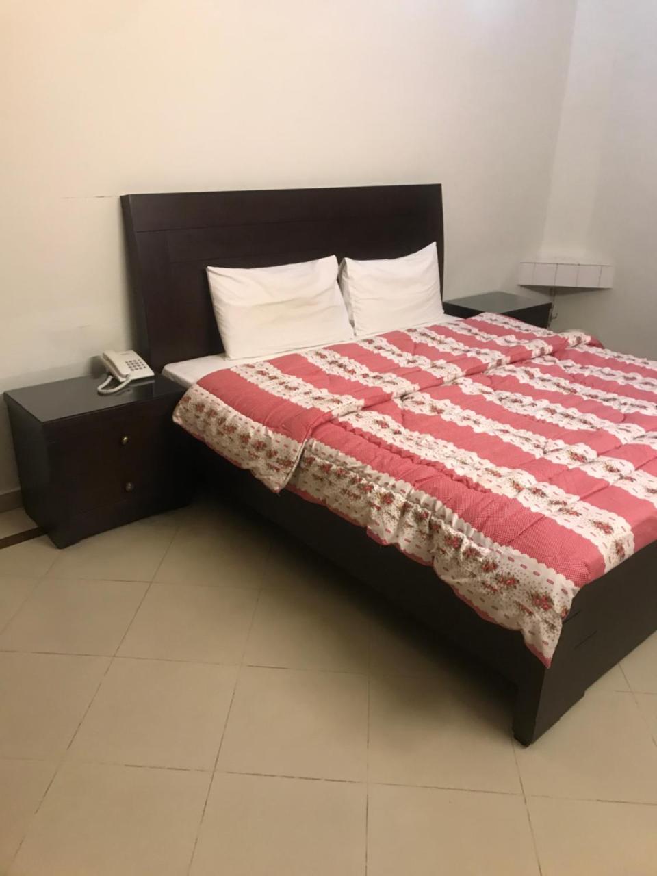 New Shelton Guest House Исламабад Экстерьер фото